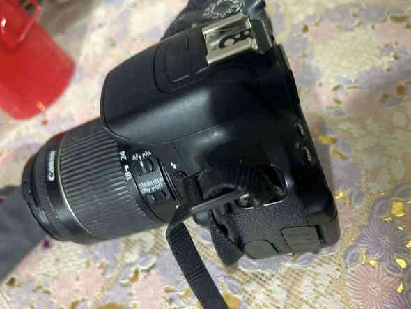 للبيع كامرة كانون D700 عدسة 18/55 بطارية 🔋 1 شاحنة 1 جديدة استخدام قليل  شاشة قلاب رام 16  السعر 350 وبيها مجال للطيبين مكاني حله البكرلي للاستفسار الاتصال على الرقم ***********
