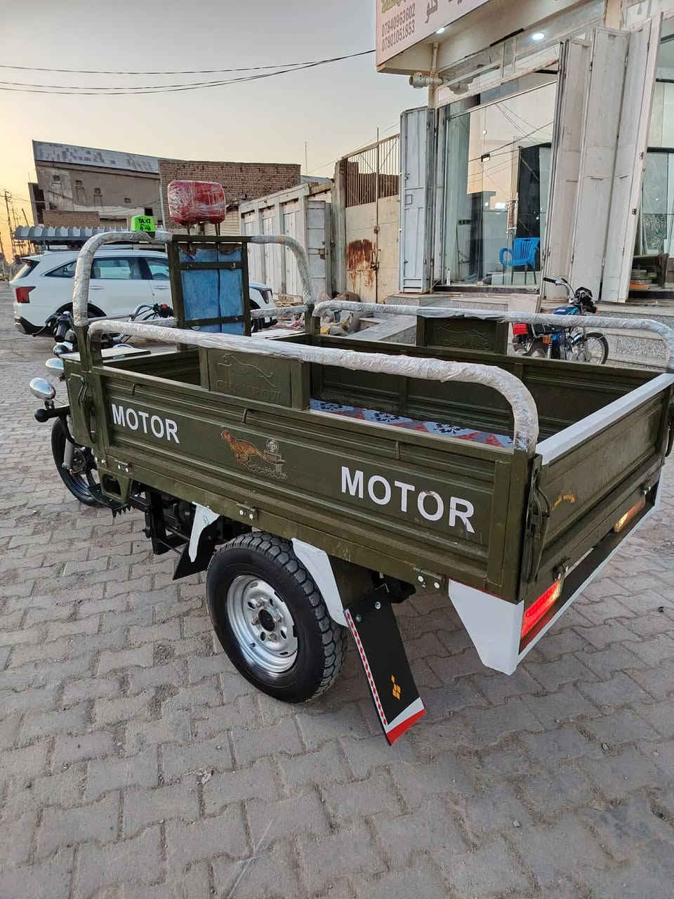 سلام عليكم ستوته جمره رقم ابيض وسنويه ألماني مداورهه ثاني يوم سنويه نافذه لل2030 مديل 2018 وبيهه محرك 2023 شاصيهه وركبتهه مكفولات كفالة عامه لا لحيم ولامعجون بيهه تخم تاير جوبلس جديد كهربائيات كلهه جدد وشغاله دبلات شغاله نكره سلف ستوته مصبوغه للجماليه نضافتهه نفس البصوره مكانهه بديوانيه تفاصيل أكثر اتصل خاص ماجاوب ***********
