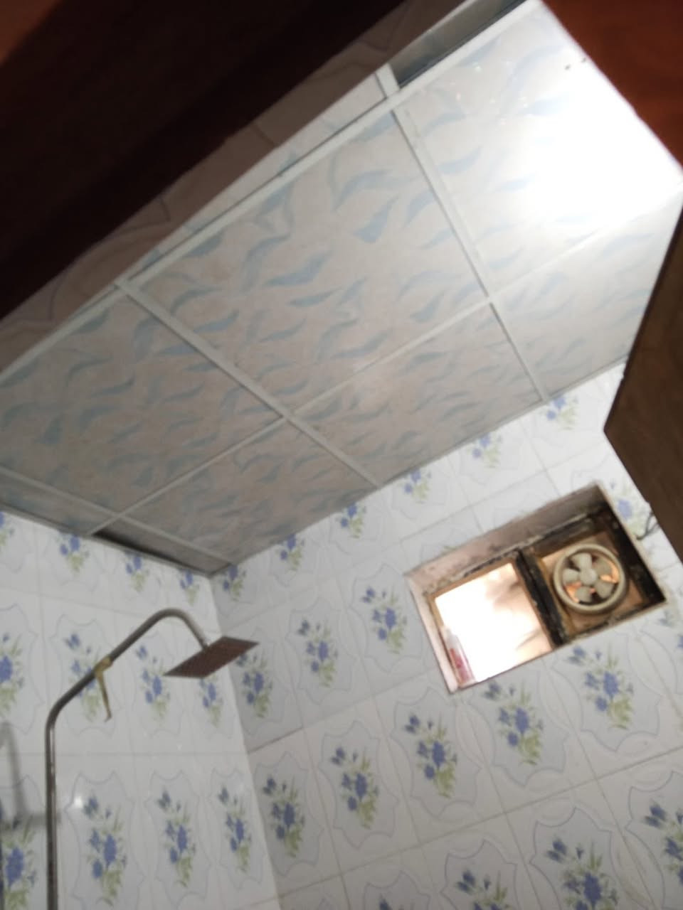 دار.  ركن.  طابقين.    للبيع.   100 متر 

  ديوم.    مربع.  ثاني. 

ماجر.  حالين.  بيت. زين.  نص. عمر 
 سعر 65.  بي مجال 

منطقة. راقية. الذهبية.   قريبا من مدارس. والسوك.  100 متر عنها 

الاستفسار.   

***********

عقارات تكريت ليث المعماري@
