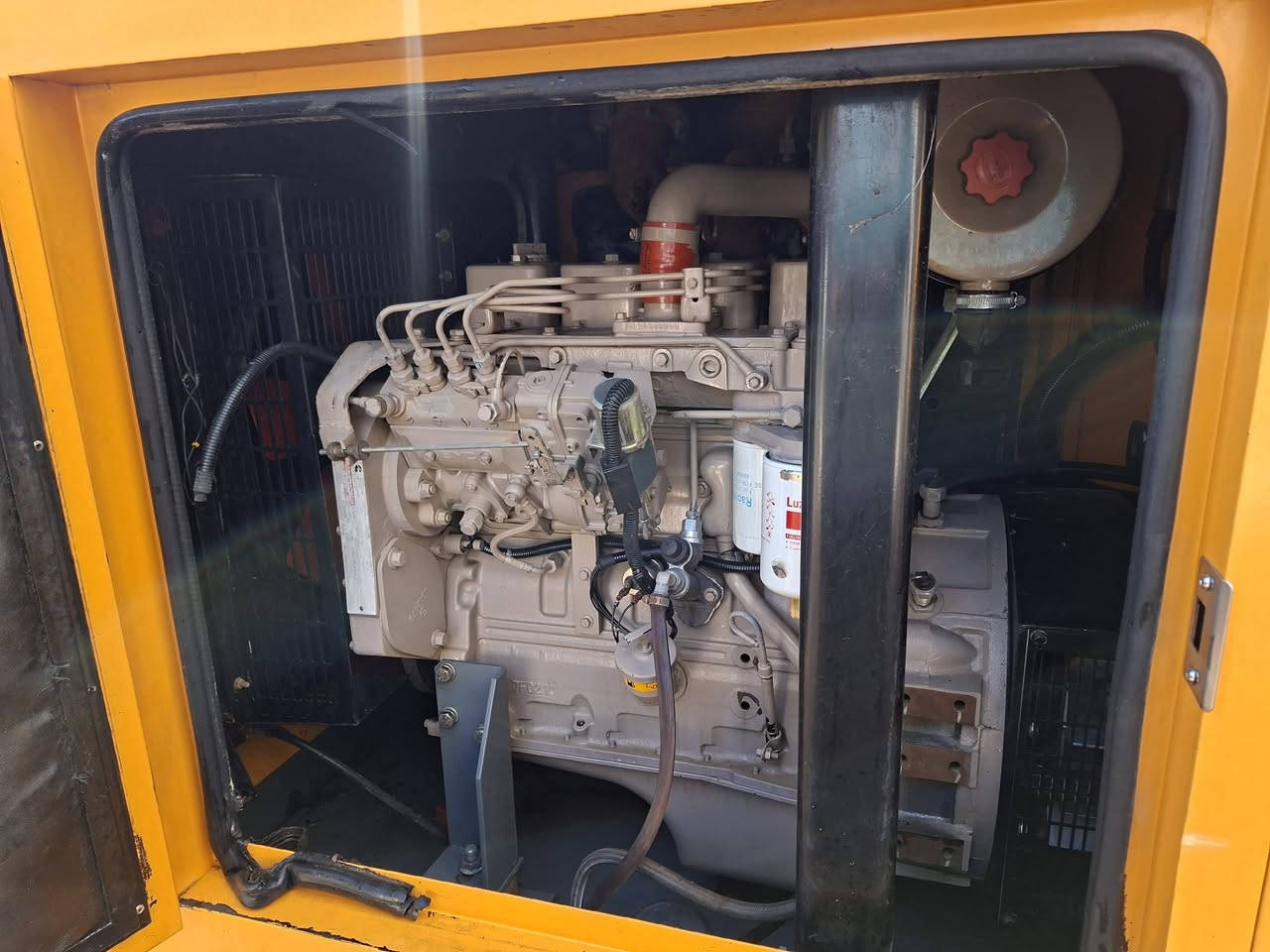 مولدة كمنز ٤سلندر ٥٠كيفي امريكي  اصلي شركة مامفتوحة كاتم ١٠٠بل١٠٠ بغداد ***********كرار
