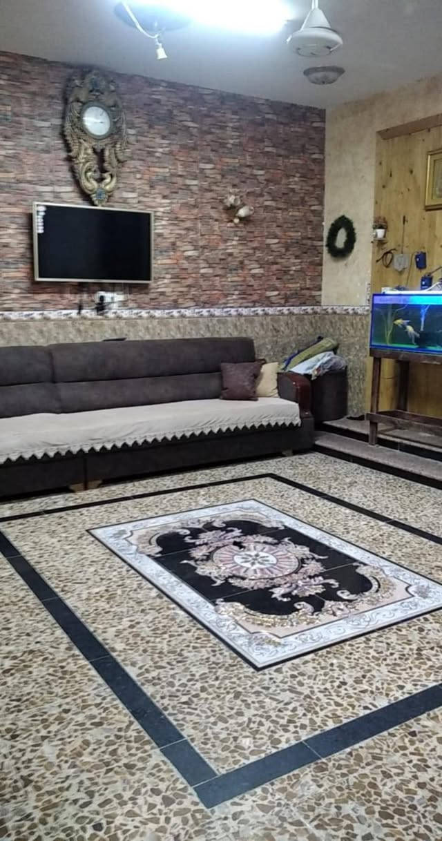 بيت للبيع شارع 80 طريق شريفه الجديد زراعي سند25 المساحه 150طابقين بي اربع غرف نوم ومطبخ وهول وصاله وحمام فوك وجوه اي استفسار الاتصال ٠***********
