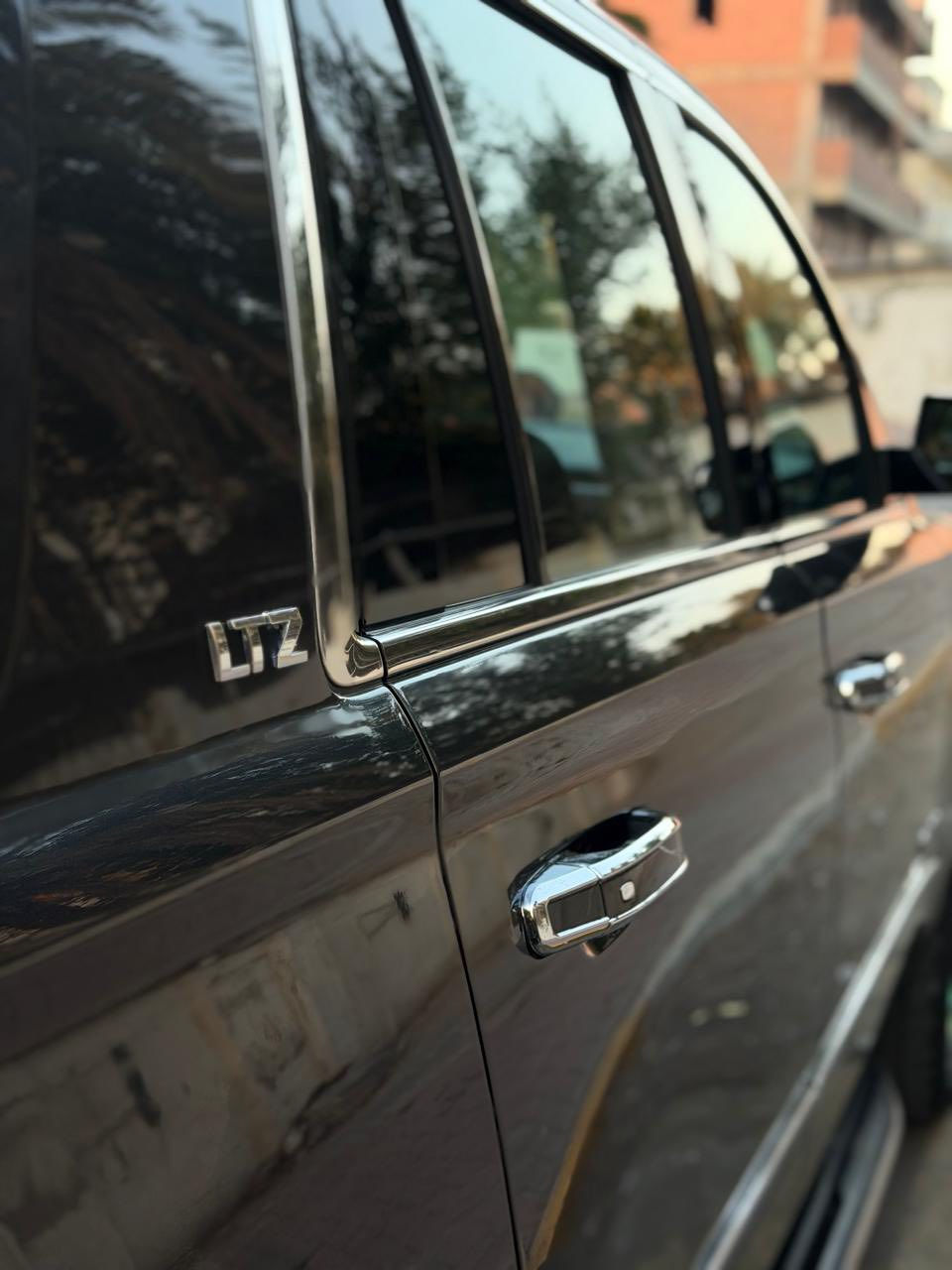 السلام عليكم 
بيع مستعجل 
تاهو 2018
لون رمادي 
السونار مرفق مع الصور
Ltz 
فول موصفات 
شرط كير محرك بدون فتح
شرط بدون دواخل 
السعر 265 وبيهه مجال
ماكو هيج سعر بلسوك
العنوان ديالى المقدادية 
الاتصال ***********
الله يوفق الجميع
