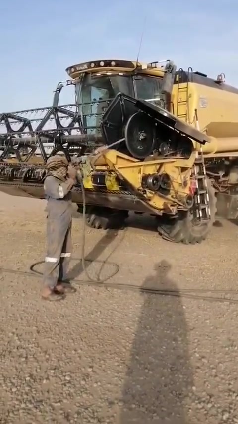 كمبريسر هواء متنقل لتنضيف
الحاصدات الزراعيه                  
 العنوان الحويجه
  للاستفسار   ‏‪***********‬‏
