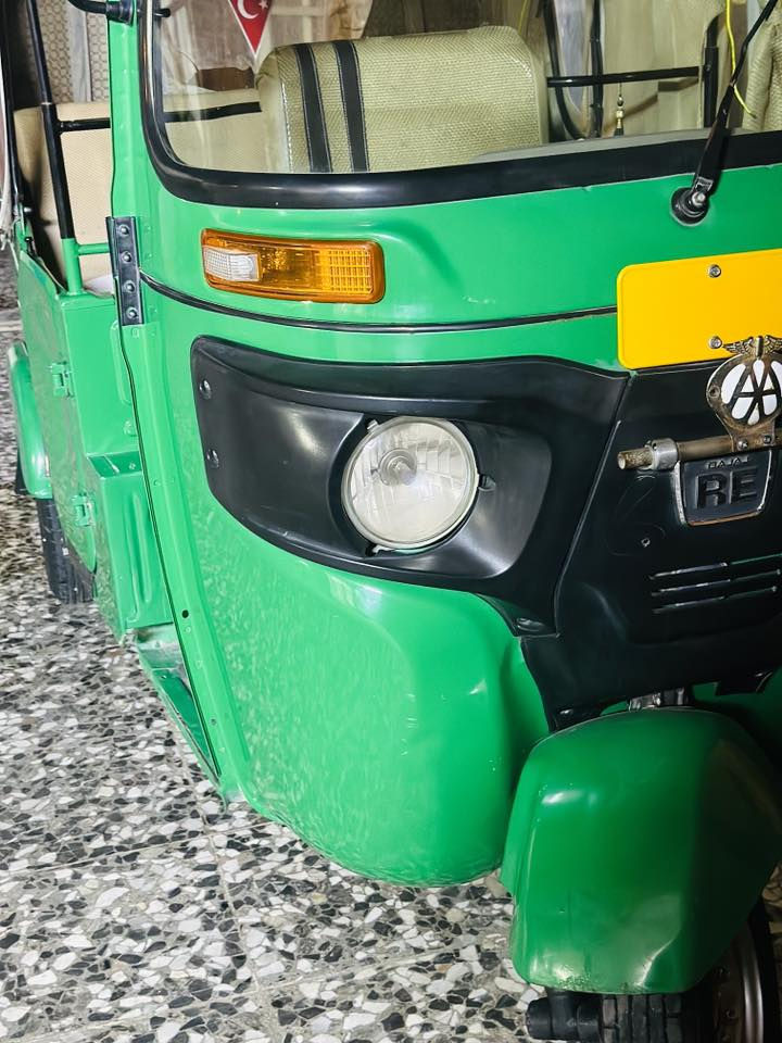 سلام عليكم شباب تكتك ٢٢شهر العاشر تكتك خير من الله ما نقصها شي   بس تكمه بيها
مكاني بغداد.             زعفرانيه.           ***********
