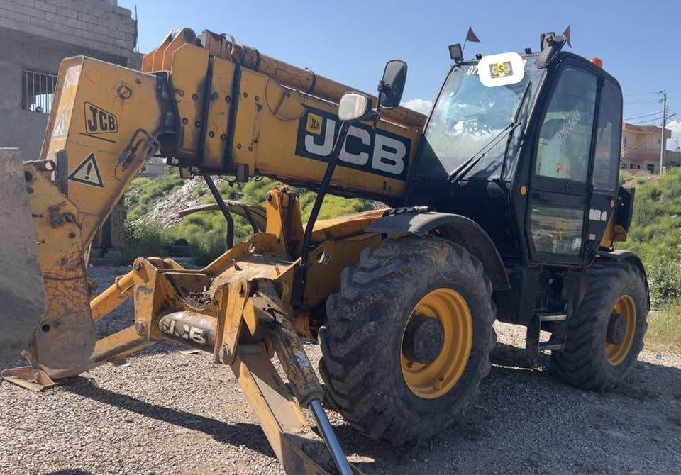 JCB17Mtr
موديل 2001 
 تحويل بشرط
كير محرك بشرط 
رقم سليماني 
سعر210$مجال
@أبرز المعجبين
***********☎️

