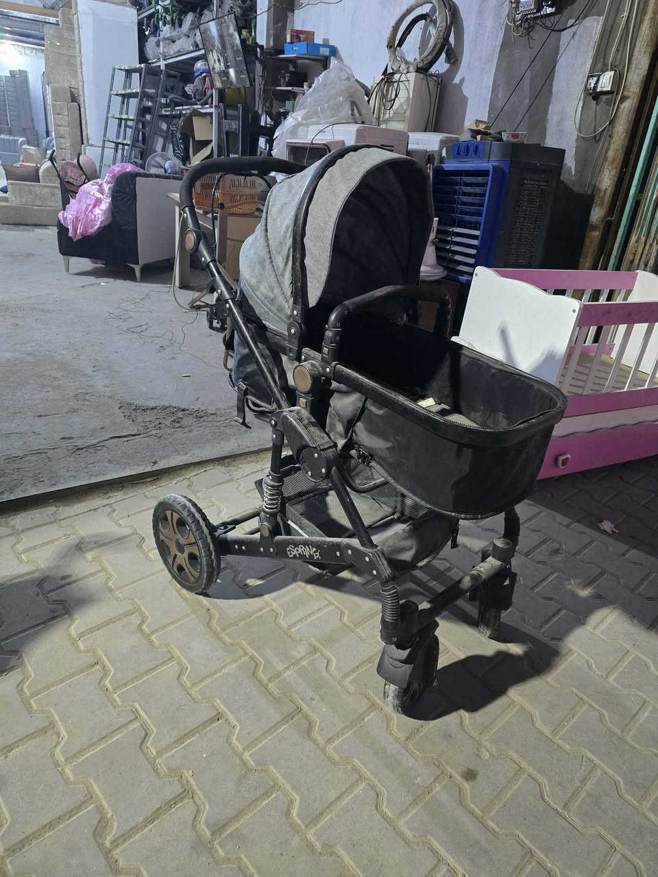 قنفتين تسكام صاج كل قنفه 3 نفرات نظيفات وجاهزات سعرهن 100 باقي الغراض كلمن وسعره العنوان نجف حي العسكري شارع السبيس السايدين خلف سوق المخضر ***********
