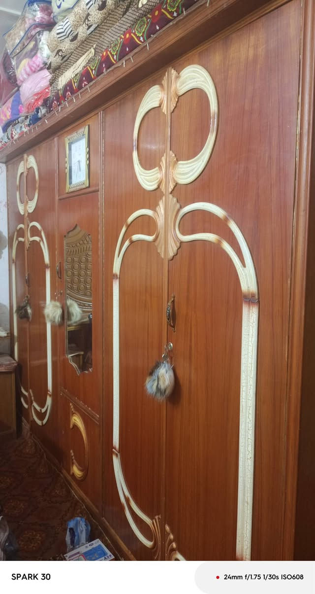 السلام عليكم 
غرفه مستعمله للبيع السعر 550 وبيها مجال 
***********
