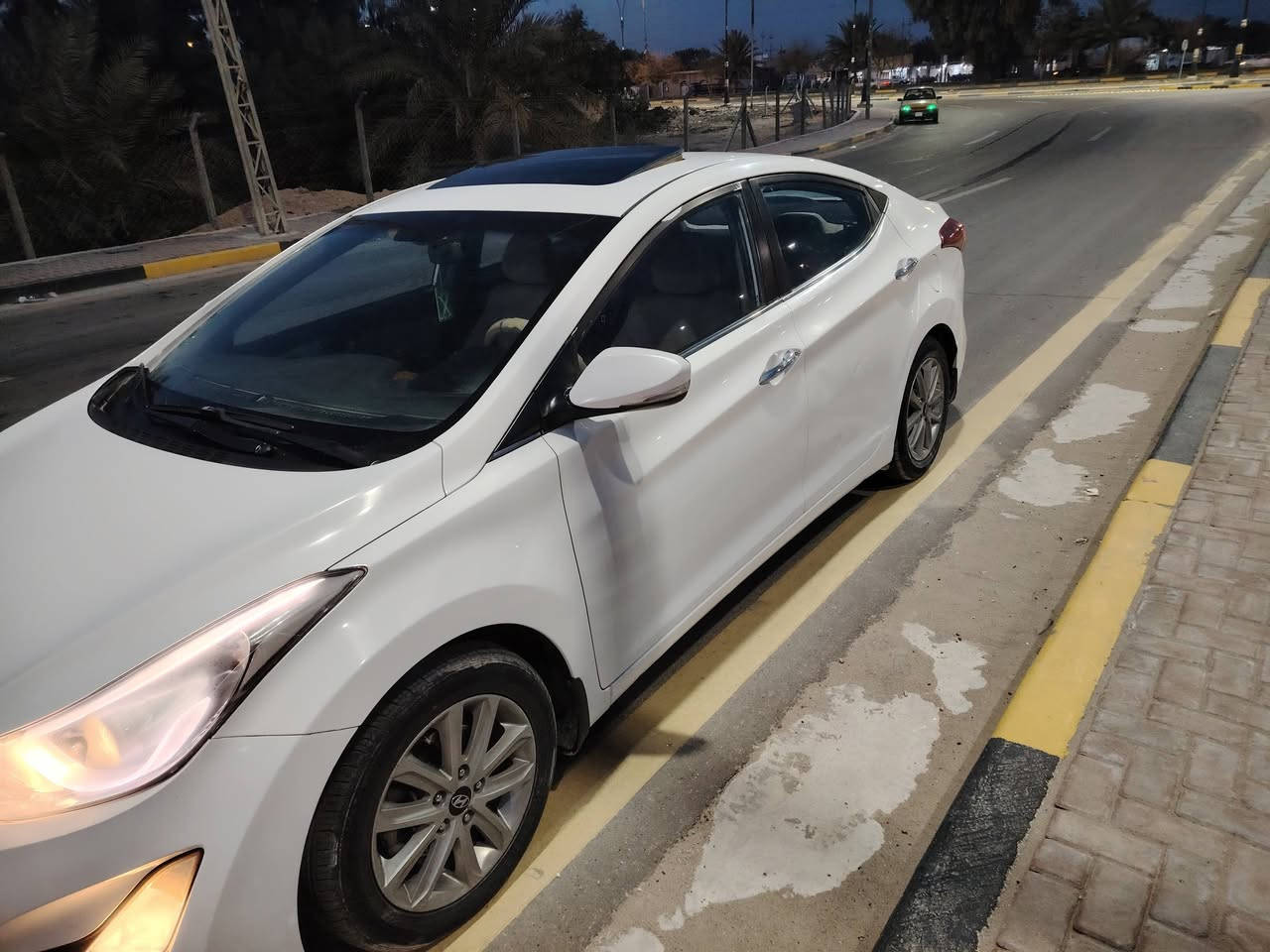 سلام عليكم لاانتره للبيع مديل 15 فول مواصفات خليجي محرك 1800 مامفتوح لامحرك ولا كير تبريد تدفئه كامل تختم تايرات حداديه جديده رقم سياره بغداد السنويه 27 العنوان كربلاء سيارة بيها قطعه وحده فقط سونار صار يومين السعر 120 وبيها مجال رقم الهاتف ***********
