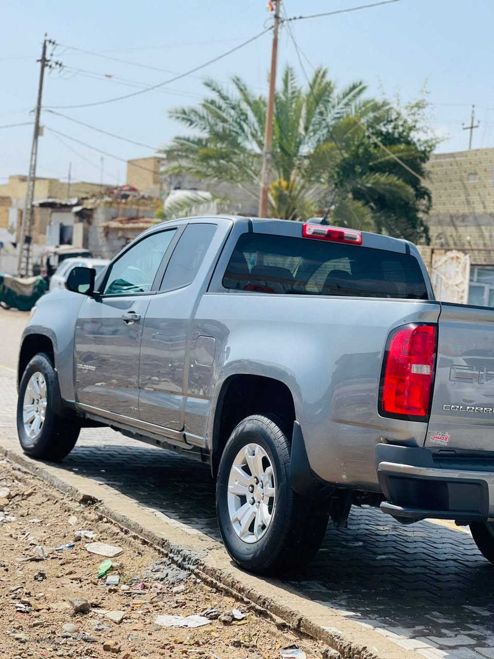 سلام عليكم 
شوفر ليت  كولاردو  
موديل 2022 
رقم اربيل الجديد بسمي تريد تحويل تريد وكاله 
سياره كفاله بيها هاي البل بنيد وراجع نفسه سياره ليبل واحد 
بيها تكحيله بصيطه كلش  سياره جديده كلش مال جناي 
تخم تاير جديد 
صدر جديد 
مكينه تيربو 
كير اوتماتيك 
شاشه كبيره 
تحكم ستيرن 
حساس 
كامره 
ماشيه 120 
كوت قضاء الحي 
170 سعرها
***********  أبوأحمد العتبي
