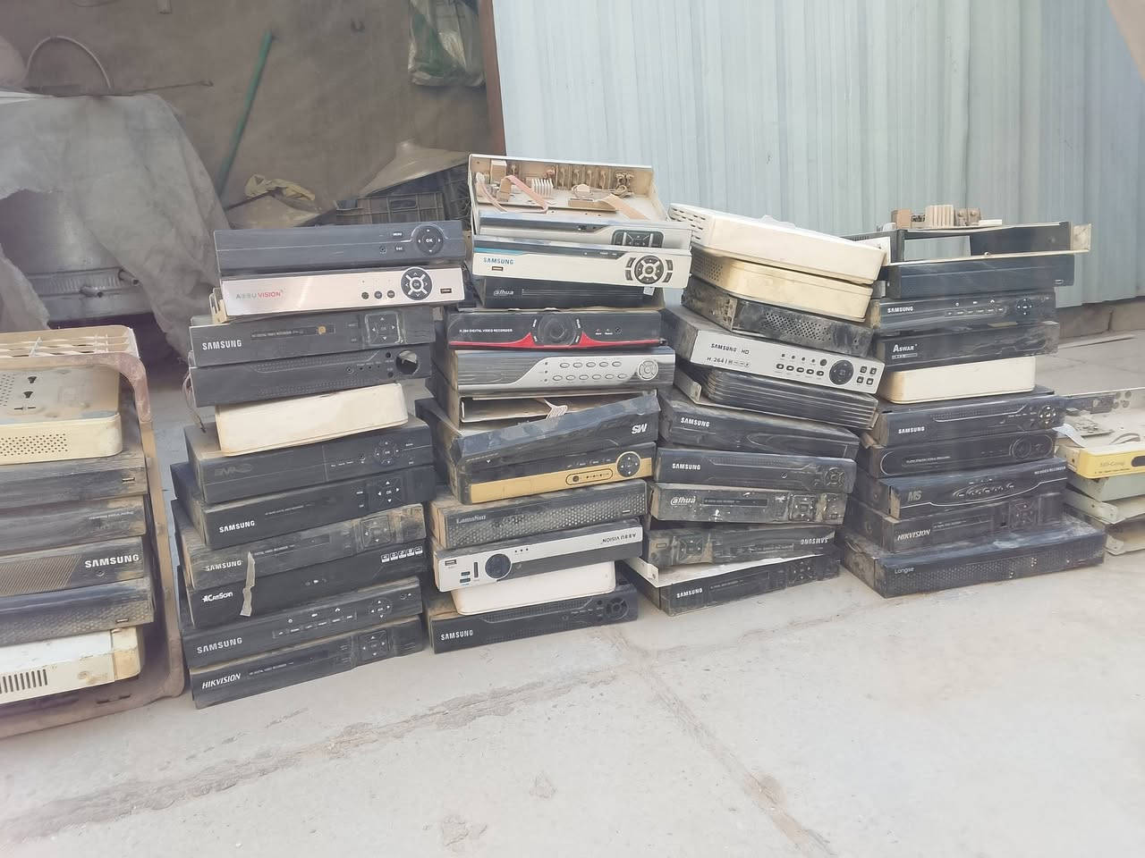 ديفي ارات متنوعه اكو بيهن شغال واكو بيهن رمز اني ابيع كلهن فحم العدد 90 القطعتين ب خمسه الاف


**إذا كنت صاحب هذا الإعلان وتريد حذفه لأي سبب، رجاءا أرسل رسالة إلى الدعم الفني**