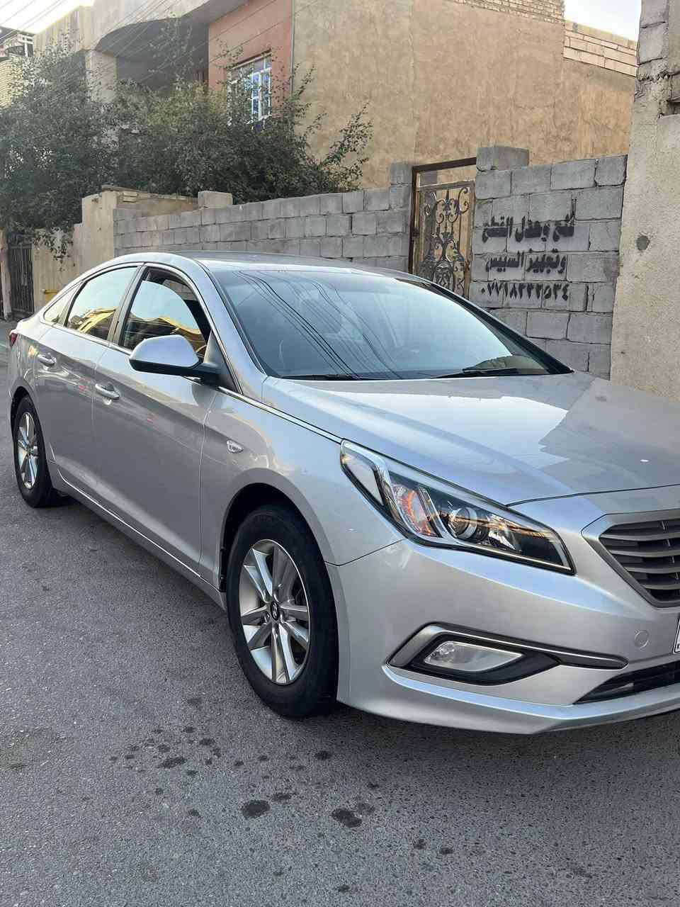 السلام عليكم

للبيع سوناتا  2017  غاز ماشيه 131k
 كصه وحده فقط جنطه وشغل باجات

السياره جديده بمعنى الكلمه وجاهزه من كلشي نصبتها كلش حلوه شرط احلى من الصور ومابيها نقص متومه سليمانيه شغل مرتب 

عنواني البصره السعر 53ومجال حك الجيه غير متواجد ع النت

 0777 070 8704
