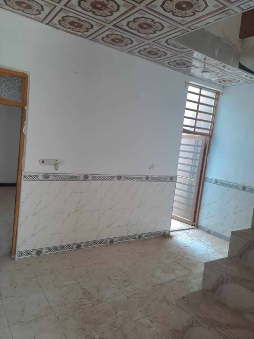 بيت زراعي سند 25 الأساس والفوك  صب البيت طابوك جمهوري غرفه وصاله ومطبخ وتخاريج خارجيه وداخليه  مقابل قريه الغدير عمود ٣٢٧ مزرعه مسدوده شارعين ٧٥ متر السعر 30مليون. ‏‪ 0780 802 7269‬‏
