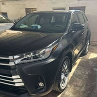 هايلندر XLE • ٦ سلندر ٣٥٠٠ • ٧ راكب