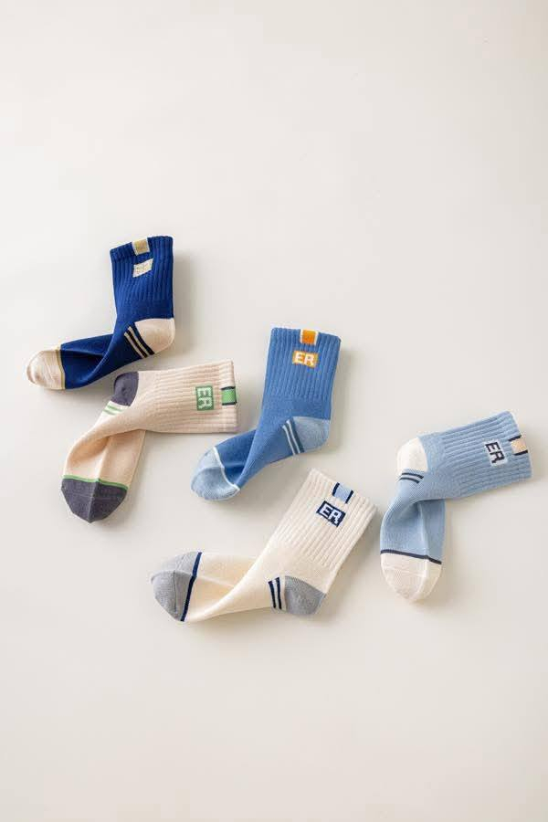 #الفهد_للأطفال
جواريب ولادي-بناتي
قياس بيبي-وسط-محير 
العنوان 🔴الصويرة-شارع النجمة-مقابل شموسة ومجاور حلويات الحمداني 
متوفر توصيل داخل الصويرة وكافة محافظات العراق
للاستفسار ***********
