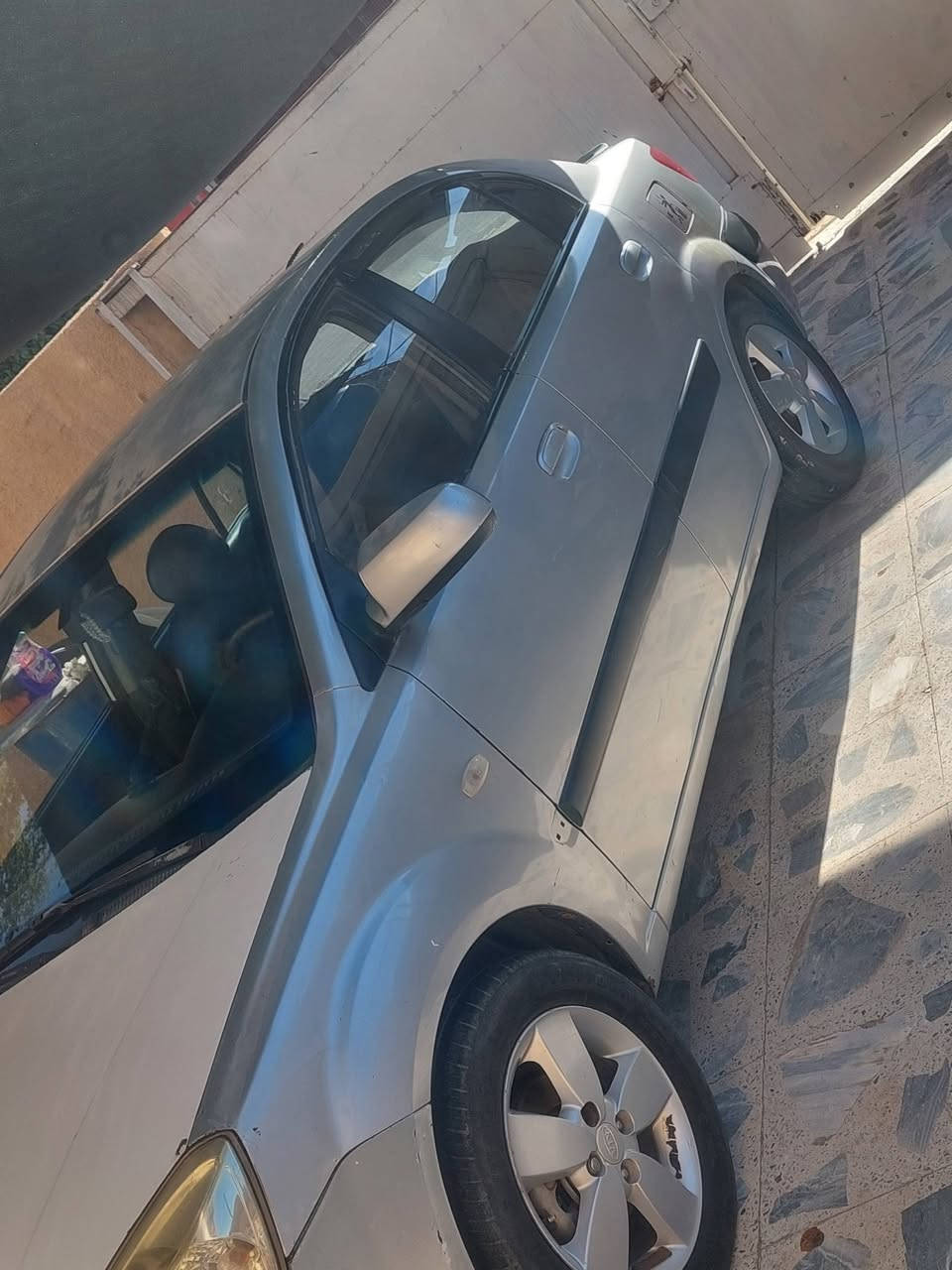 السلام عليكم 
كيا ريو برايد 2008 
1600 دوش 
شاشة وكامرة 
جام كهرباء 
وهذا وضعها موضح بالصور 
رقمها ديالى الجديد 
تحويل مباشر 
سعرها 78 ورقة
مكانها ديالى التحرير 
***********
