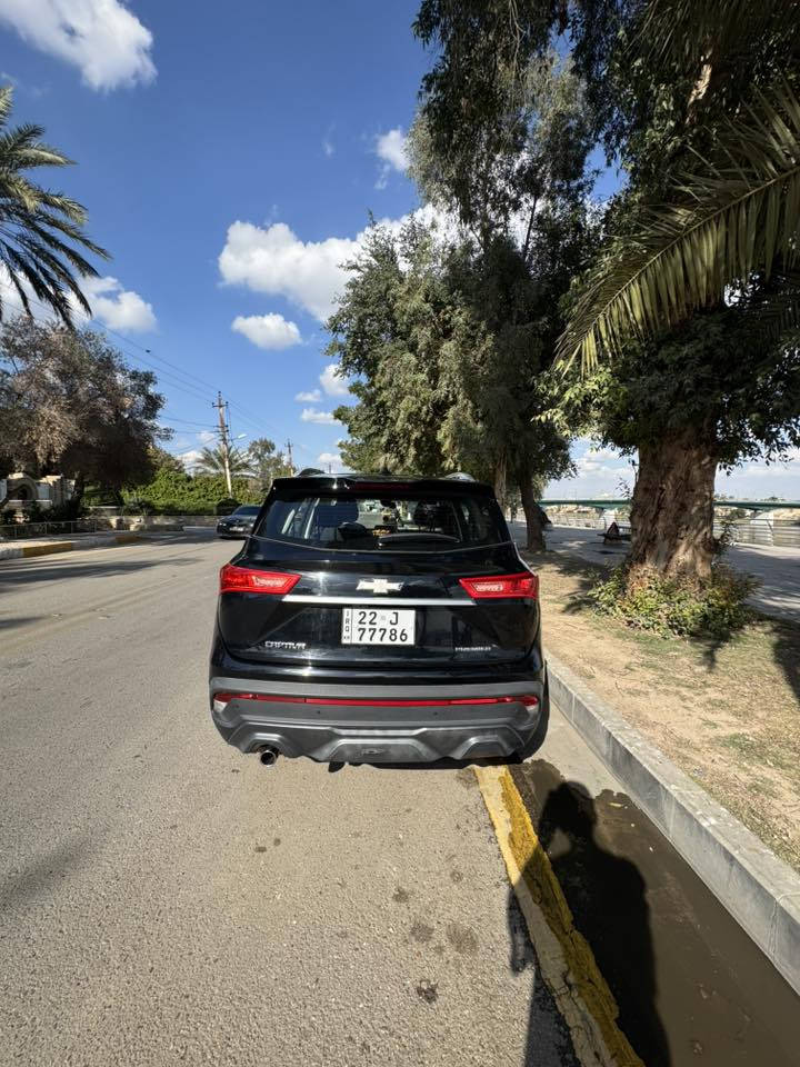 سياره شوفر ليت كابتيفا موديل ٢٠٢٣  بريمير فول مواصفات للااخير  مرقمه اربيل السنويه باسمي المحرك 1500تربو السياره نضيفه مابيه اي حادث سعرها ١٦٥ وبيها مجال رقم التواصل ***********
