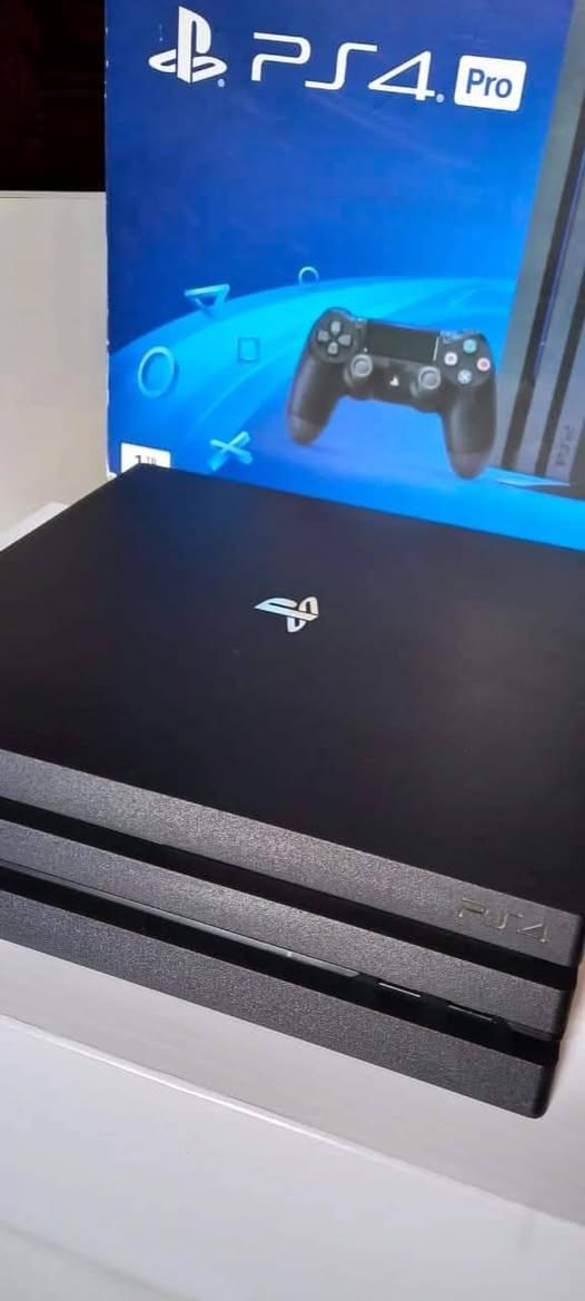 السلام عليكم 
بلي 4 pro  مهكر هارد 1 تيرا  وبي العاب  نظيف جدا استخدام قليل شرط الفحص كامل مع ملحقاته وجوستك واحد  اوربي ريجن 2  
السعر 425 الف للتواصل  على الرقم 
***********  متواجد واتساب
