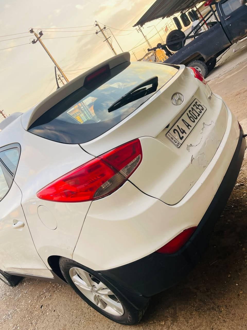 توسان 2010 
ضررها بنيد وبابين وطخه زغيره بلجنطه 
محرك 2000
السعر 110$
مكان السياره الموصل 
غير متواجد ع فيس
***********
