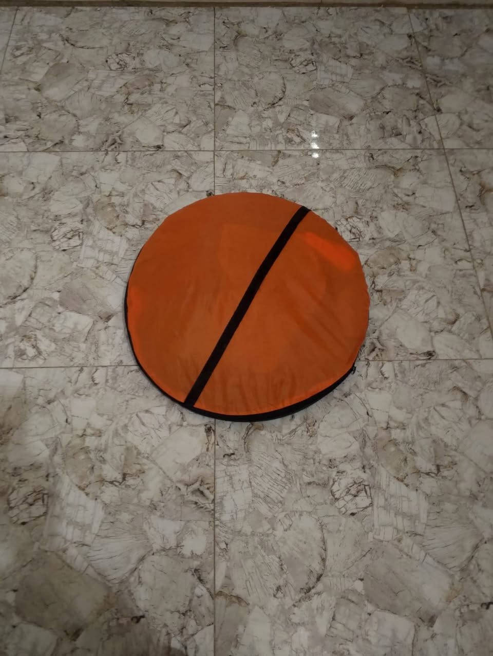 سنك نظيف مرمر البيع ملحك وحده لبيع بابين سعره ٢٥ خيمه مل أطفال لوحده ب١٠ مكلفه بنشر مكانهم حي الحكيم  يم افران مرتضئ الاتصال ***********
