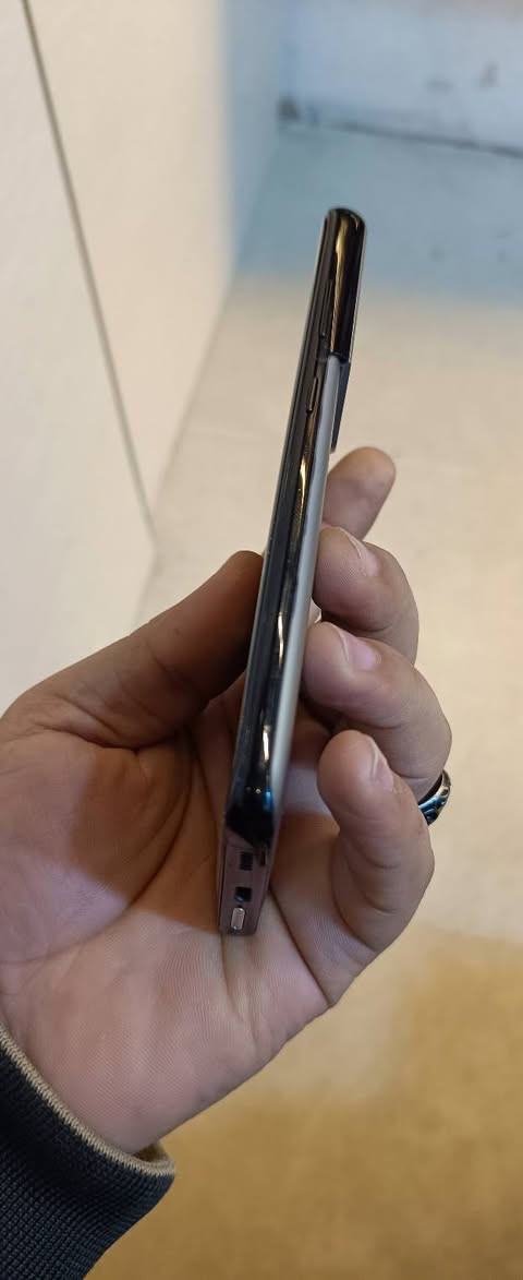 اس 21 الترا فقط مستبدل ضهر جهاز نضيف كلش 
معارض شعندك نزل ذاكره 256 رام 12 دبل سم


**إذا كنت صاحب هذا الإعلان وتريد حذفه لأي سبب، رجاءا أرسل رسالة إلى الدعم الفني**