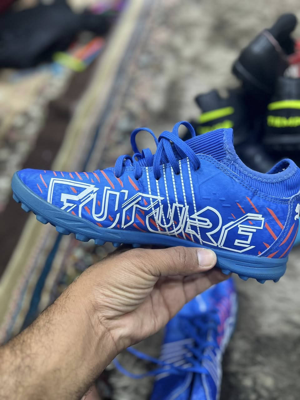 بوما اصلي بالة 
نظيف جدا
قياس 41طول القدم 26ونص
السعر 35
توصيل 5
للحجز ***********
