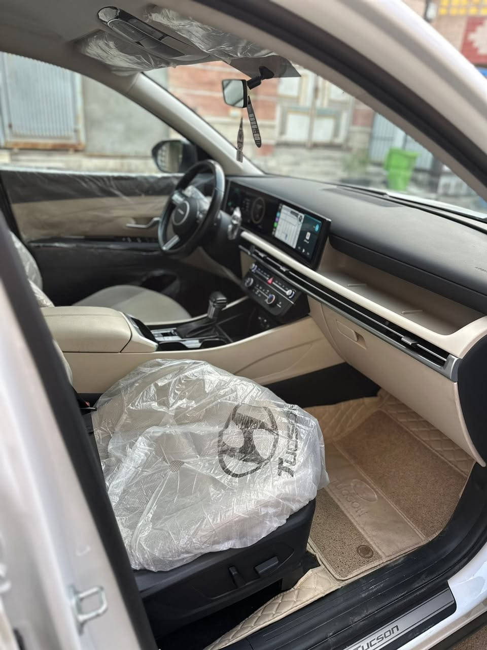 ‎توكسان  خليجي 2025
‎مرقم بغداد 

‎فول مواصفات ماعدا البانوراما

‎⚡️بصمه 

‎⚡️تشغيل عن بعد 

‎⚡️كامره خلفيه 

‎⚡️حساس امامي خلفي 

‎⚡️سيد بريك بصمه 

‎⚡️شاحن لاسلكي 

‎⚡️ويل كروم 

‎⚡️مانع انزلاق

‎⚡️انظمه قياده (عادي +سبورت + اقتصادي)
‎⚡️كشنات كهرباء
المكان (بغداد الكرادة )
‎📱للاستفسار الاتصال على الارقام
***********
