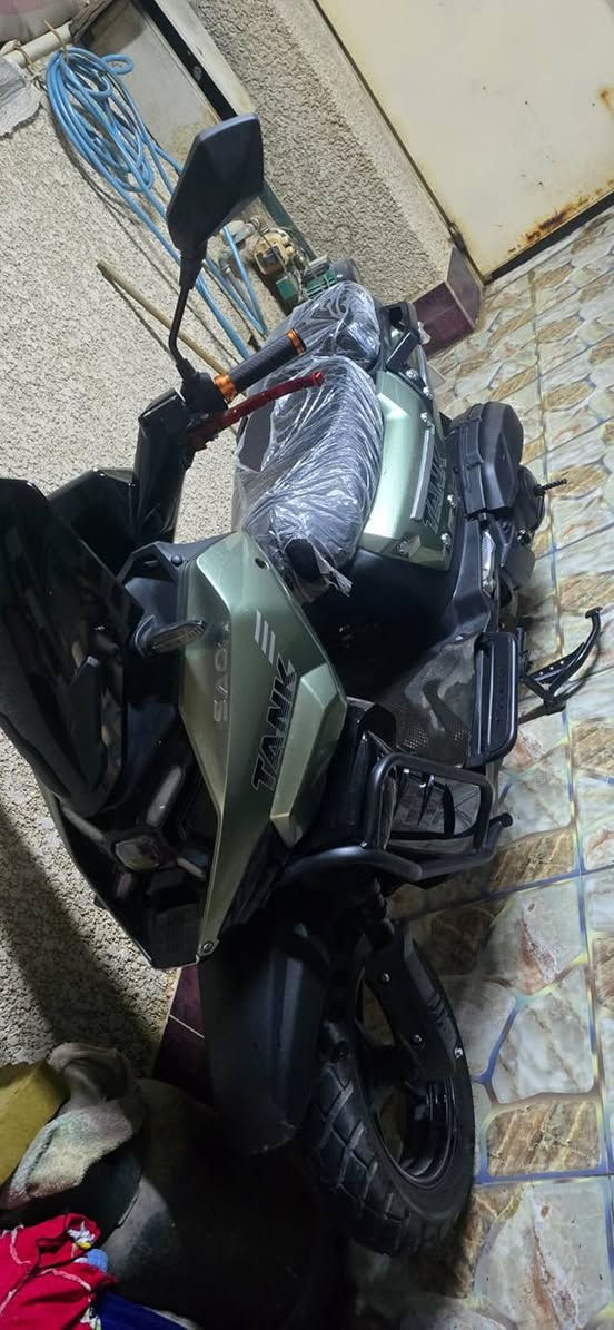 دراجه تانك للبيع سعر ١١٠٠ بلاديه نازله قبل شهرين  مكفوله من كل شي  كهربائيات كلها شغاله  رقم ***********

