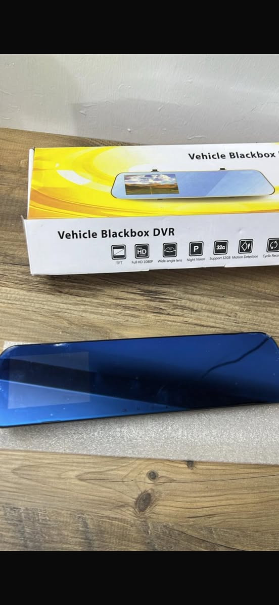 السلام عليكم مراية داخلية مالسيارة وليهة داش كام كامرة تسجيل السعر 25 وتوصيل مجاني داخل بغداد 
***********
