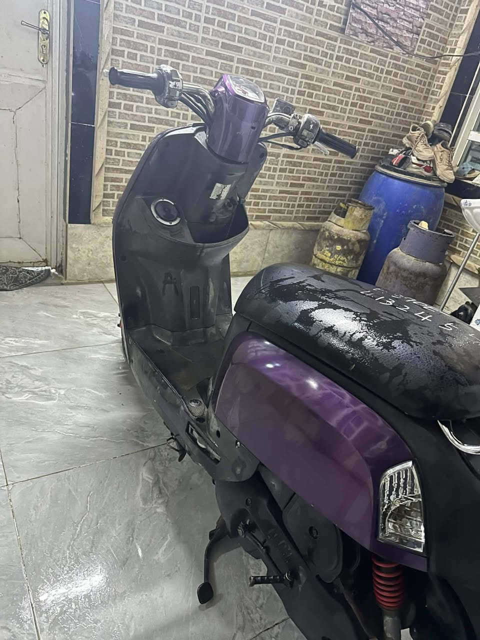 سلام عليكم بوليس للبيع شرط حاوية برغي مامفتوح بيها كلة بلادي وماصرلها هواي من نازلة من الحاوية سعر 775 وبيها مجال ***********
