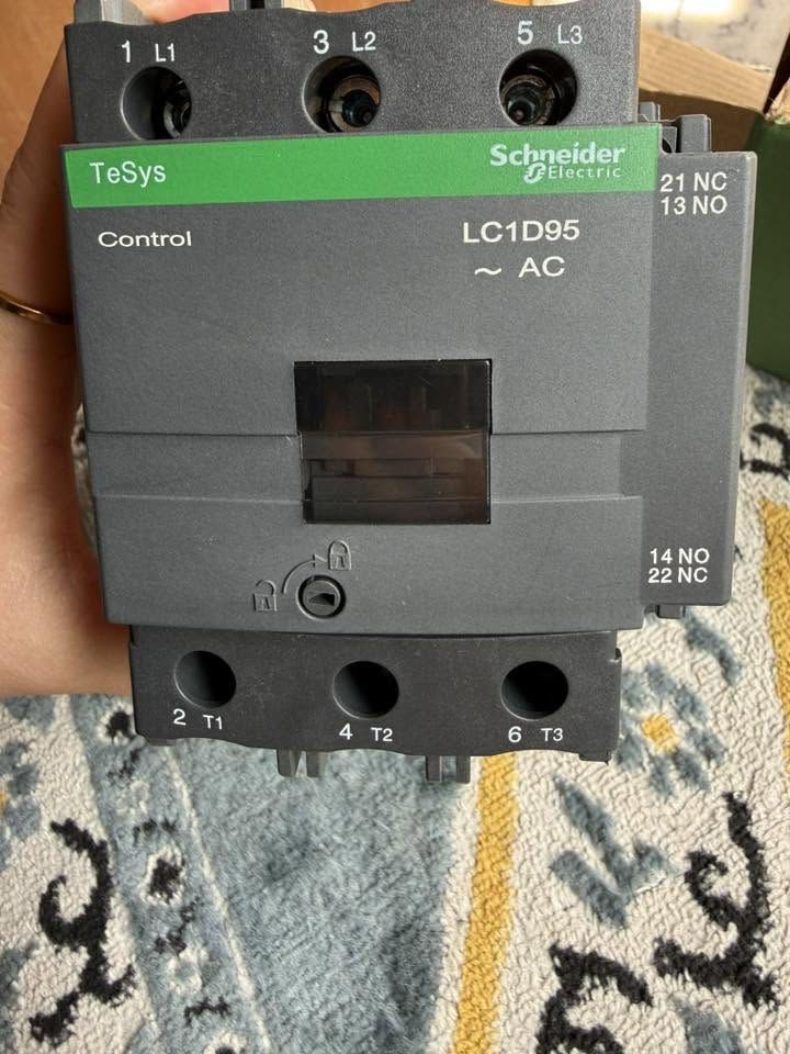 متاح كونتاكتور شنيدر من D9/D630


**إذا كنت صاحب هذا الإعلان وتريد حذفه لأي سبب، رجاءا أرسل رسالة إلى الدعم الفني**