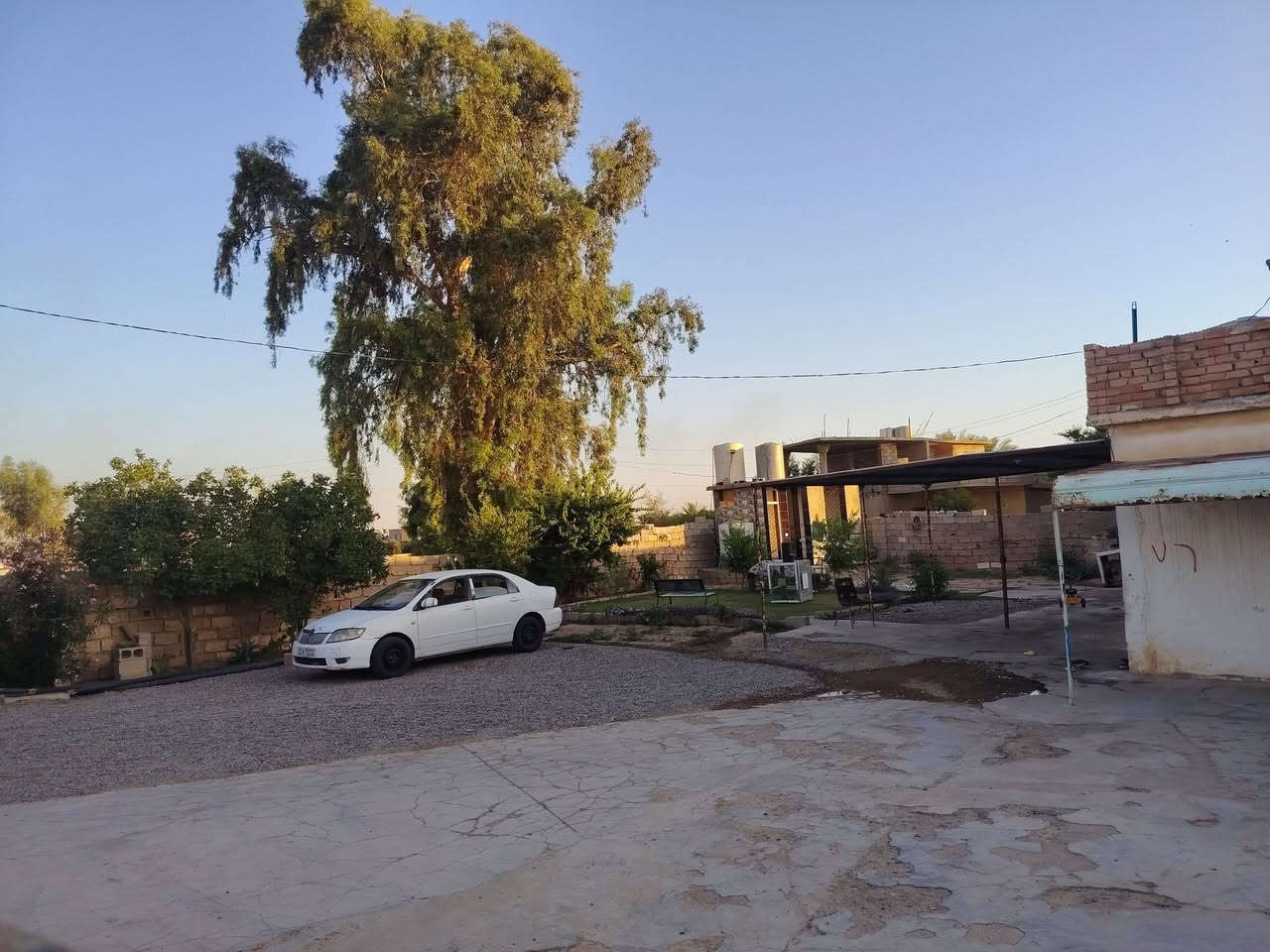 يوجد دار للبيع في قضاء الحويجة /قرية الدبس
عالشارع الرئيسي بالدبس 
اول بيت ركن بابو صاد عالمستشفى الاهلي .
البيت بناء قديم .
المساحة الكلية خير من الله ٧٥٠ متر .
يعني تكدر تسوي بي ٣ بيوت .
السعر المطلوب ( ١٠٠ )مليون 
وبي مجال للأستفسار الاتصال على هذا الرقم 

***********
