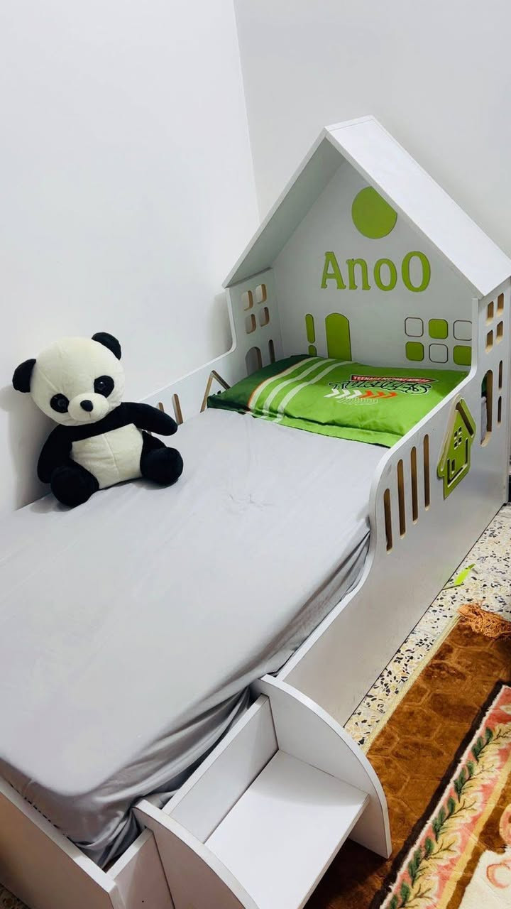 السلام عليكم
سرير طفل (طول 170 وعرض 80) نظيف جدا بدون ضرر مع الدوشك
السعر 90 الف
المكان بغداد - الري


**إذا كنت صاحب هذا الإعلان وتريد حذفه لأي سبب، رجاءا أرسل رسالة إلى الدعم الفني**