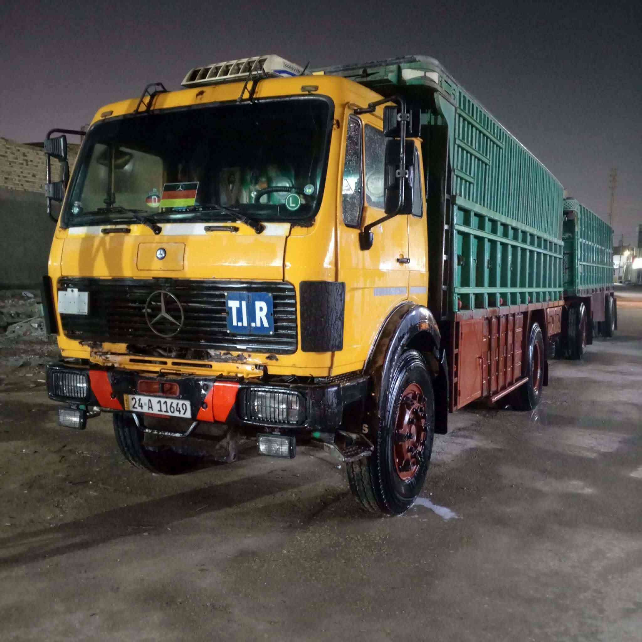 سلام عليكم سياره البيع مديل ٨٥ مكينه ١٣٠ كير ١٥٥ فافون سنويه جديده الحد ٣٠ سياره مامربوط وراه شي مكفوله كفاله عامه ***********
