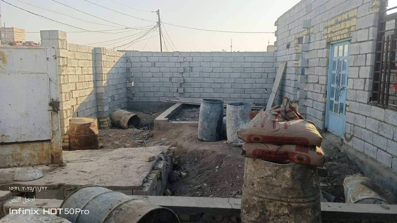 سلام عليكم هيكل زراعي  حي الفرات خلف محطه توزيع الكهرباء شارع السياحي مال السنيه مساحه 200م واصل للعكاده مشيدات بي غرفتين وصاله وملحقاتهن مسيج وكامل تفاصيل اكثر اتصال ع الرقم ***********
