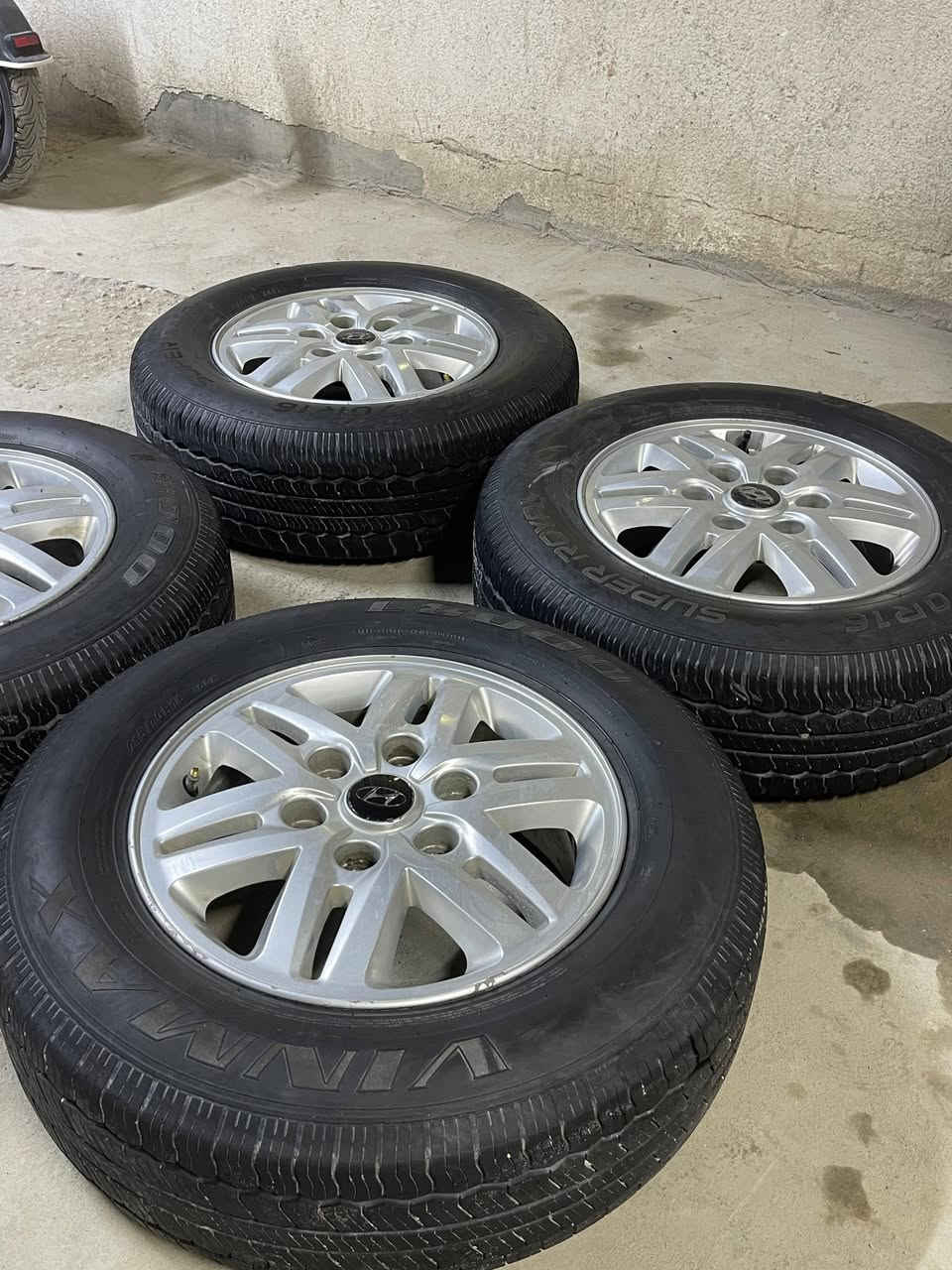 تخم ويلات دبلو هنه وتوايرهن اللبيع توايرهن جدد ٤٠٠ وبيهن مجال مكاني بصره الهارثه ***********
