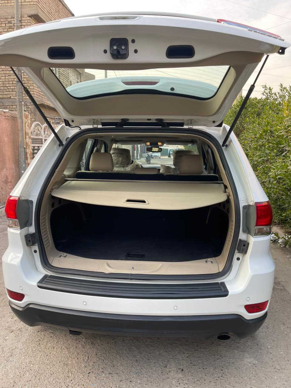 سلام عليكم جيب لا ريدو مديل ٢٠١٩ مكفولة  والسونار مرفوق والسيارة ماشية ٦٥ مكينة كير مكفولات السعر ٢٦٥ وبيها مجال مكان السيارة بغداد  ***********
