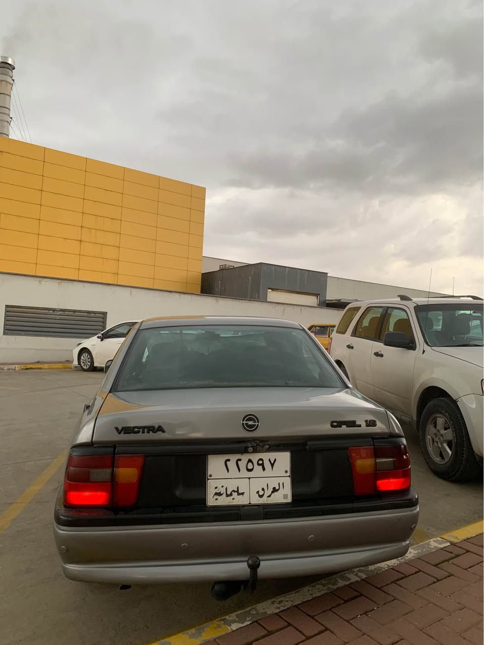 ئۆپڵ ڤیکترا  مەکینە ۱۸ تۆماتیک  ۱۹۹۳ سەیارەکە زۆر پاکە لێدراوی نیە   کارەبای و دوگمەی S  هەموو شتێکی مەزبوتە   تەحویل و موس و براوە بەشەرت سعري ٤٤  وەرەقە و مەعامەلە بۆ زانیاری زیاتر ژ.م ٠۷۷۳۱۷۳۹۷۹۷ السليمانية, العراق


**إذا كنت صاحب هذا الإعلان وتريد حذفه لأي سبب، رجاءا أرسل رسالة إلى الدعم الفني**