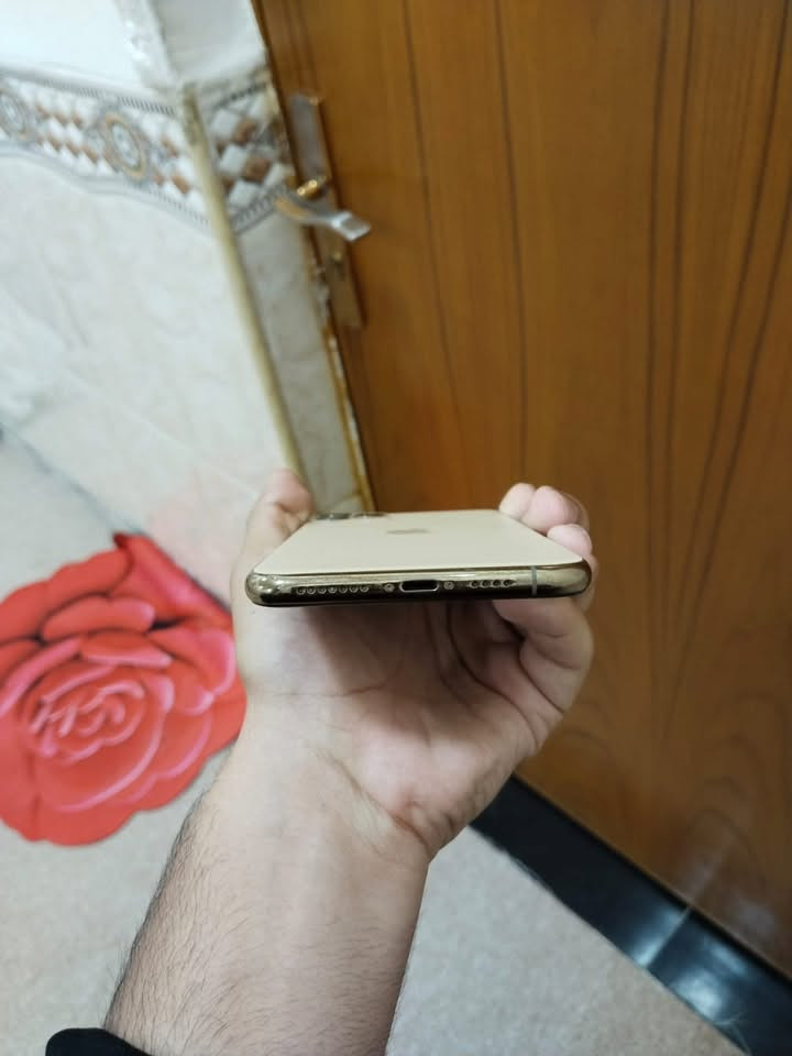 11برو ماكس 
اللون 💛ذهبي 
ذاكره 256
النظافه 100/100
بطاريته 85🔋بلاديه 
التلفون وتر مامفتوح ابد 
كارتونه موجود 
السعر 325بي مجال قليل
البصره ابو الخصيب باب ميدان
***********
واتساب فقط فيس مااتواجد
