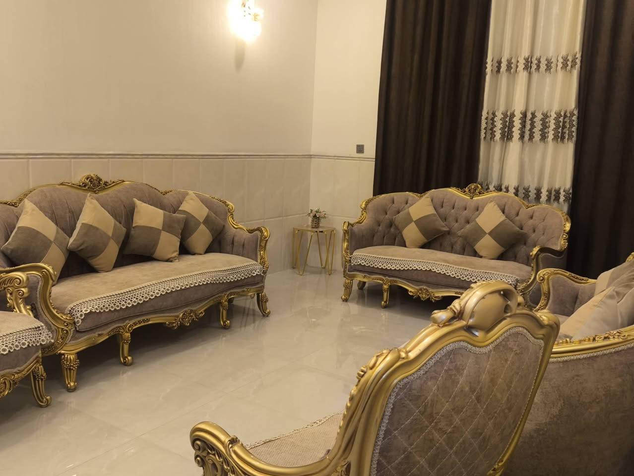 بيت للبيع الخطيب الزراعي شارع خولة المساحة 100متر رقم الهاتف ***********
