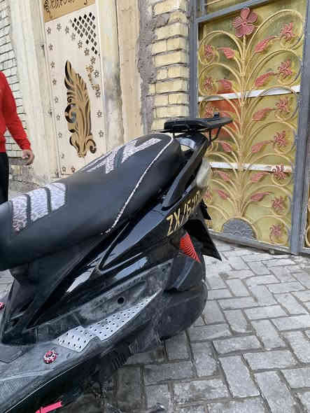 سلام عليكم دراجه سكنس فحل كابريتر حلوه ونضيفه وما ماشيه هواي مال جناي كلجات رياضيWF دراجه بلاديه والنظافه شوفت عينكم بعد بيها تزويد نواعم جوزه حماله قبق فلاوين يدات دواسات وحماله اماميه السعر 800 وبيها مجال للشراي فقط الرقم ***********ومتواجد خاص ايضاً.  المكان بغداد
