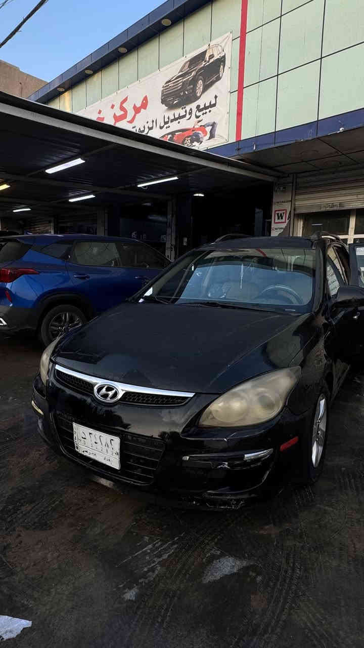 السلام عليكم 
للبيع سيارة ستيشن لون اسود ستيشن يحتاجلها ملاحظات بسيطه 
مكان سياره بغداد حي الجهاد
*********** السعر 60 ورقه وبيها مجال
