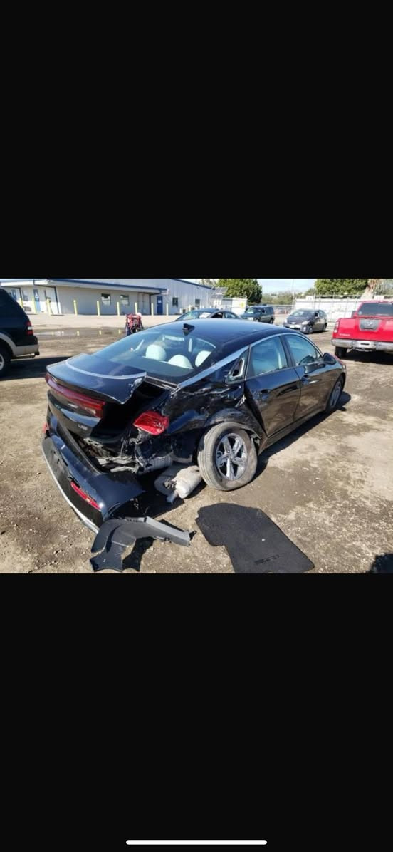 كي فايف وارد امريكي معوقين بداية سنه هاي  حره تصير حادث خلفي موضح بالصورة مواصفات 
1- نقاط عمياء
2 رادار تفاعلي
3- مانع تصادم
4-داخل لونين
5-مثبت سرعة
6-مثبت مسار
7- قيادة ذاتيه 
8-عدسات زنون تفاعليه
السعر 160 وبيها مجال بسيط
رقم هاتف : ***********
مكان السيارة الديوانية .
