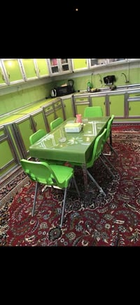 ميز طعام نوع ثقيل للبيع مع 5 كراسي السعر ٢٠٠ للاستفسار اتصل ‭٠٧٧١ ٢٨٩ ...