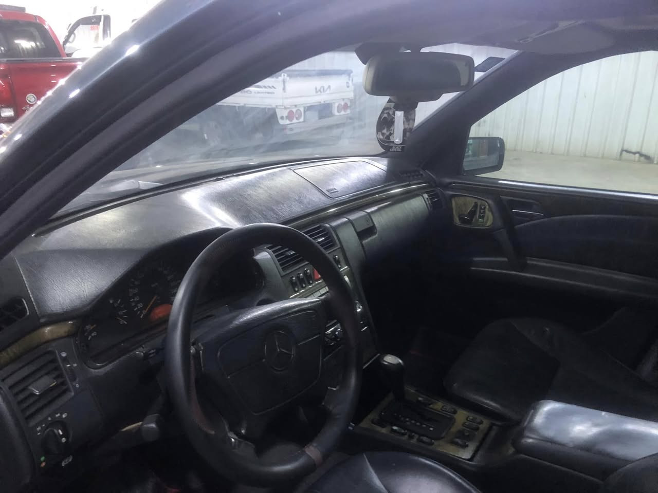 ١٩٩٦ مكينه خرطيم فوال سلايت برده خلفيه استيرن كهرباء غرفه جلد صبغ اول مره مكفوله من الحادث والكص سياره جاهزه مال جناي سعرها ١٠٥  عنوان بغداد *********** وبلا خير اليخذها وني بل خدمه
