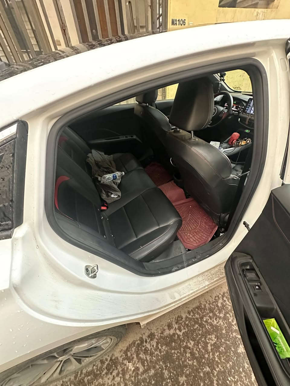 السلام عليكم سياره للبيع
MG GT 2025
 زيرو مكفوله من كلشي السنويه بأسمي والتحويل عل اتفاق

عنواني بغداد المنصور

للتواصل ***********
