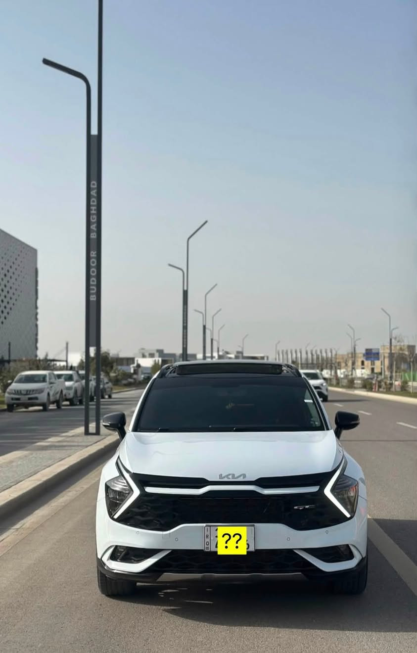 سبورتج 24 خليجي جيتي لاين ضمان دوليه
السياره ماشيه 14000km جديده بمعنى الكلمه 

1. مواصفاتها 1\1 للاخير 
2. كشنات كهرباء جلد وشاموا تبريد وتدفئة 
3. حساسات إماميه خلفيه 
4. دركه او سترين حرف D 
5. صدر تايرات بحاله الوكاله والسياره حيل نضيفه 
6. صندوق كهرباء 
7. ويل 19 (عدد5) سبير منازل 
8.مانع انزلاق 
9 ا ABS
10.مثبت سرعه (كروس )
11. وضعيات القياده (normal , eco , sport , smart)
12.دشبول شاشه كامل تدعم الكار بلاي 
13.سايد بريك بصمه 
14 .كاميرا دواره 
15. نفكيشن
16. تشغيل عن بعد 
17. اوتو هولد 

(السياره مواصفاتها جيتي لاين وبعد هواي مذكرتهن + السياره كشرها داخلها حيل نضيف السياره بعدها جديده وبحاله جيده) 
 
صار بيها طخه إماميه مثل مموضوح بل صوره ( مرفقه )
ابيع على حالتها 

بغداد 
لاستفسار ***********
