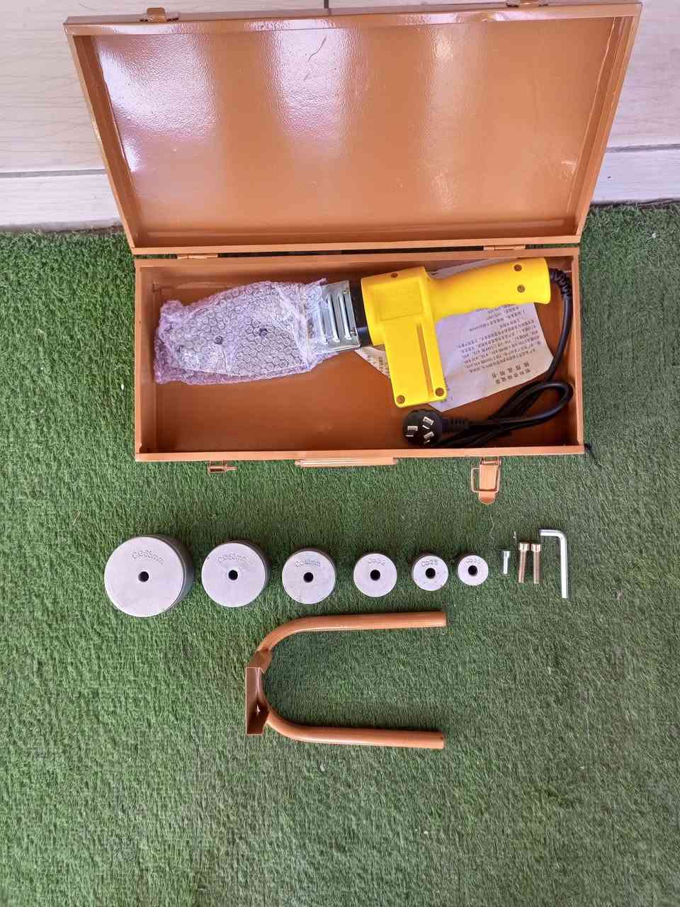 يتوفر كاوية بوري جميع القياسات من 1/2"حتى 2"نوعية جيدة قاعدة حديد جنطه حديد سعر الجمله 19000 ألف  البيع جمله ومفرد عدد التعبه الكارتون الواحد 12قطعه توصيل مجاني لجميع المحافظات إلى باب المحل رقم الواتساب ***********
