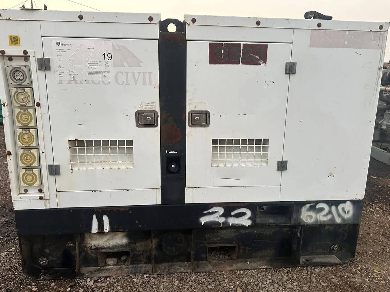 تحيه طيبه 

مولد النوع بيركنز انكليزي ٤ بستم بزون ٢٢ كيفي انكليزي اصلي افجي ولسن نوع التوليد ستامفور انكليزي حديث المحرك ورأس التوليد مكفول من الفتح والتبديل دخول جديد وارد استرالي نظام حماية متكامل إطفاء وتشغيل ذاتي اوتو 

العنوان بابل الشوملي 

للتواصل الاتصال على الرقم
***********
علي الأكبر السلطاني 

يتوفر لدينا جميع احجام المولدات بكافة الانواع 

يتوفر توصيل 

لسنا الوحيدين لكننا الأفضل ✅✔️
