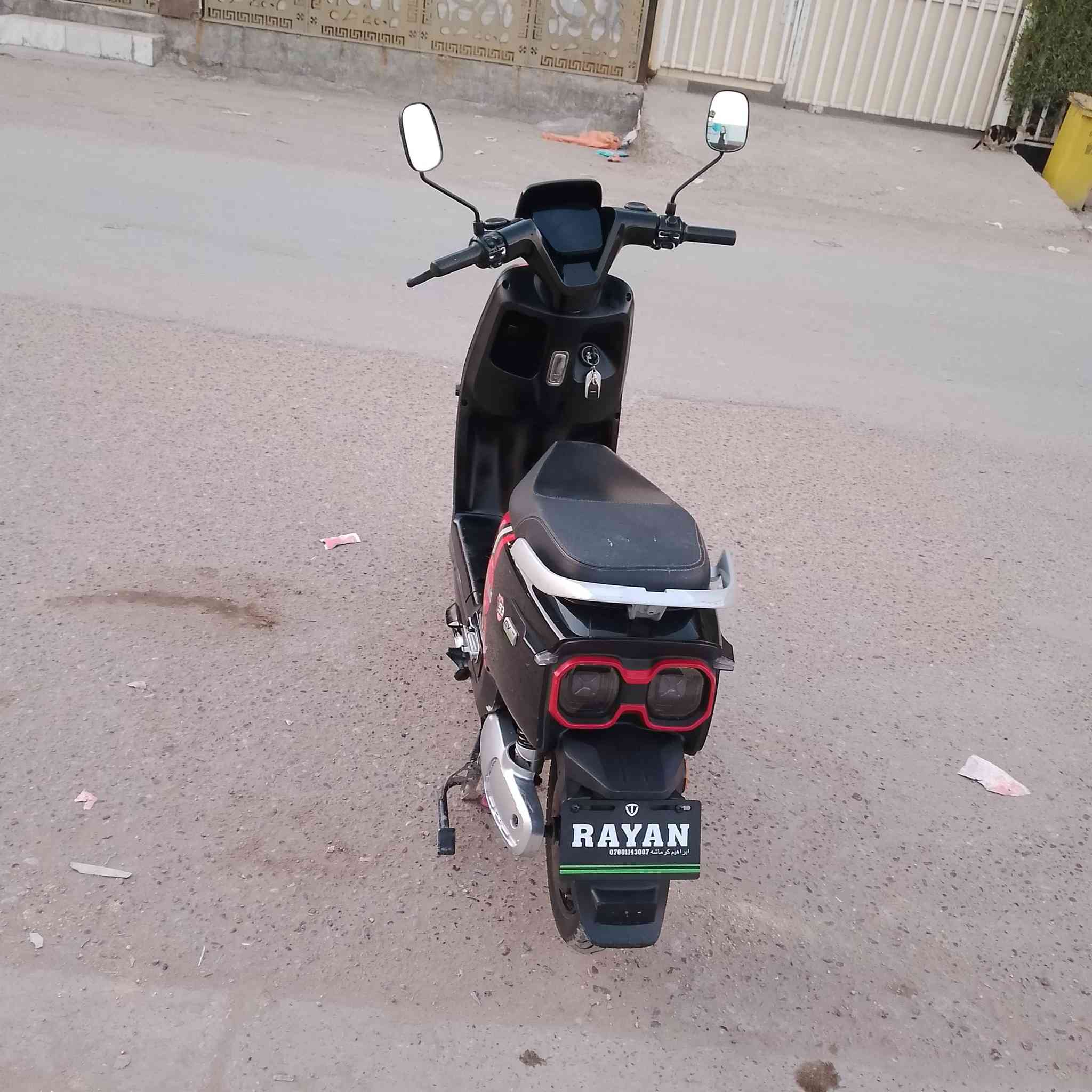 السلام وعليكم دراجه شحن للبيع
النوعيه ريان ام عيون غنيه عن التعريف 
6 بطاريات مسطرة 38 امبير جدد 
لايت عالي وناصي 
هورن 
واشاير يمنه ويسرة 
منفذ يوبياءس 
قفل ستيرن 
نضام Rبك 
نضام بارك 
نضام B 
تشغيل عن بعد 
انذار ضد السرقة 
مكاني بغداد البلديات 
السعر 575 و بيها مجال 
الرقم ***********
