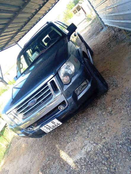 السلام عليكم
يالله فورد اكسبلور موديل 2010
سياره مكفوله صبغ حزام تخم تاير لون ازرق غير محدد 
6سلندر محرك 4000 رقم بغداد الانكليزي هزيه قبل شهر  جديده سنويه الغايه 29 سعر 105 وبيها مجال العنوان بغداد البياع سويب 
رقم الهاتف ***********
